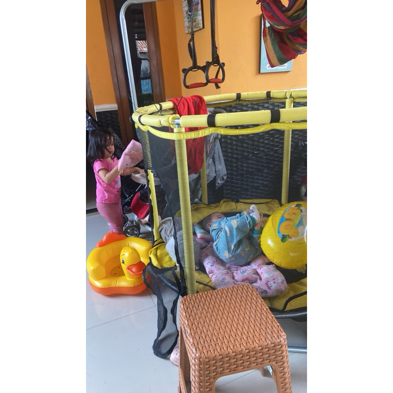 trampoline preloved like new 98% mainan  anak lompat jumping indoor outdoor