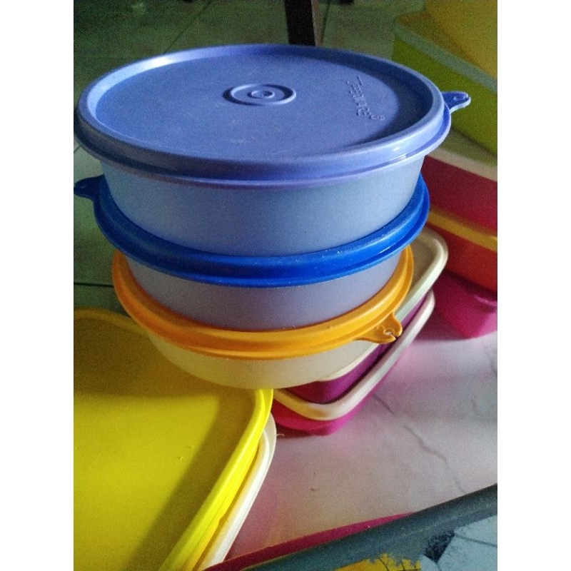 bowl Tupperware second