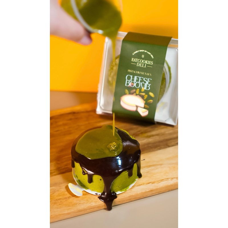 

Pistachio Kunafa Cheese Boomb