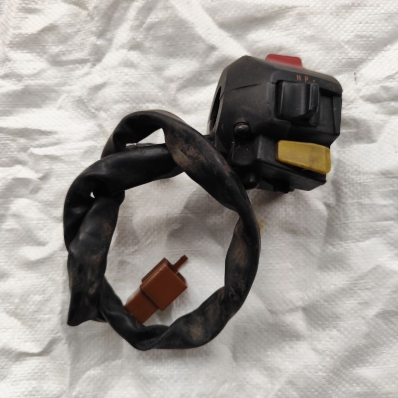 holder kanan tiger revo