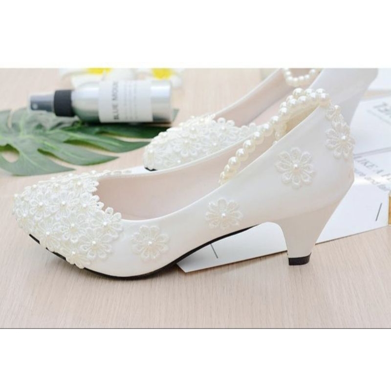 Hills Putih (IB 05) Wanita Keren Renda Venus