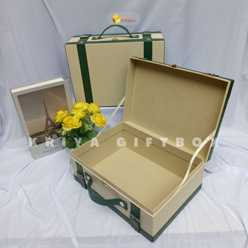 

Box Hampers Model Koper Warna Cream Ukuran 33x24x13 | Giftbox Eksklusif Unik Handmade