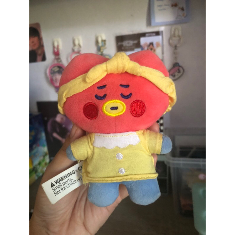[PRELOVED] OFFICIAL BABY TATA BT21 PAJAMAS DOLL + FANMADE KEYCHAIN TAEHYUNG