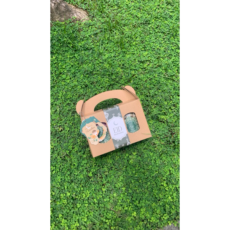 

Hampers Idul Fitri Murah Snack Ciki Spesial Lebaran