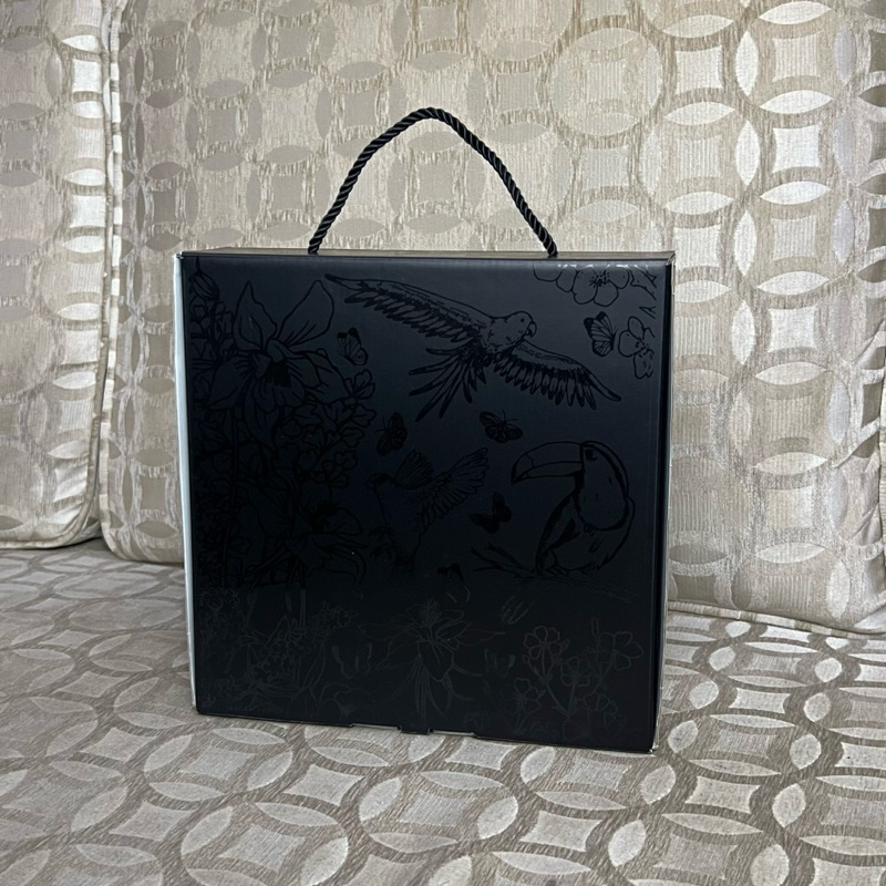 

Gift Box Batik Premium Kotak Hadiah Packing Premium Hitam
