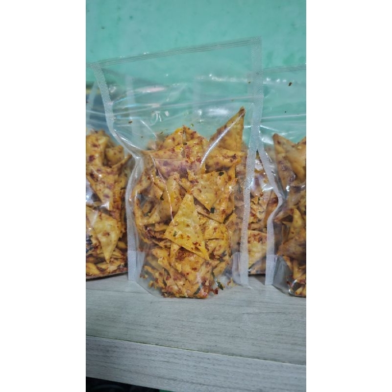 

Kripik krupuk pangsit pedas manis snack lebaran