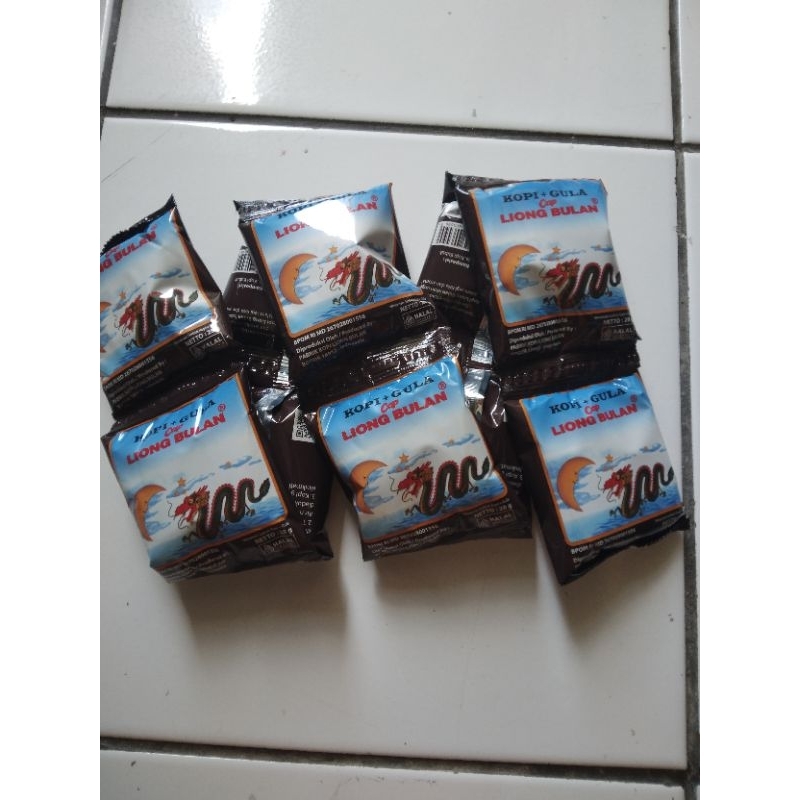 

Kopi Liong Bulan Plus Gula Kemasan 1 Renceng isi 10 Sachet