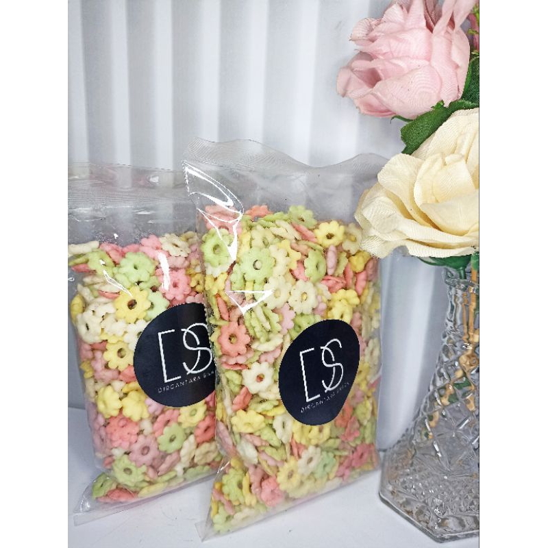 

Snack Kembang Sakura Ribut Warna warni Super Renyah 200gr