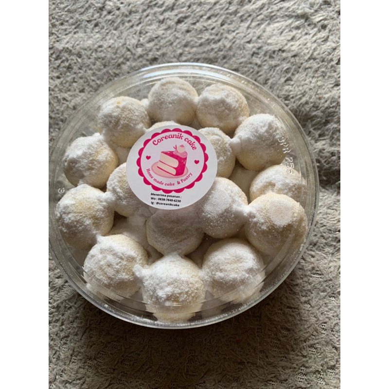 

Kue Putrri Salju