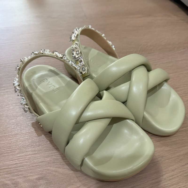Preloved PVRA sage sandal