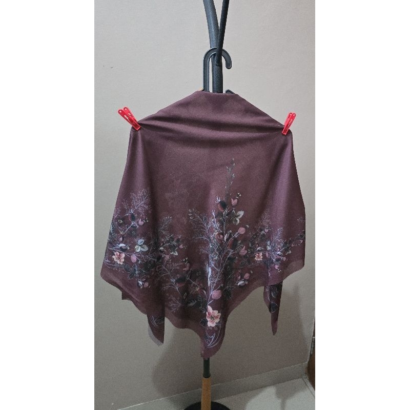 Hijab preloved namina.scarves maroon