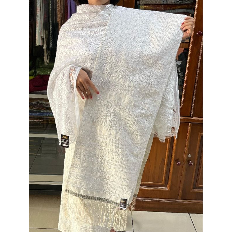 Tumtuman full putih berlian