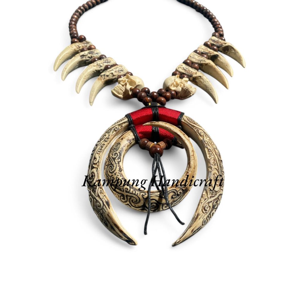 kalung khas dayak ukiran etnik kalimantan
