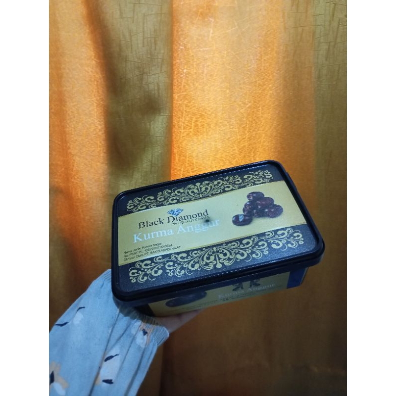

Kurma Anggur Black Diamond