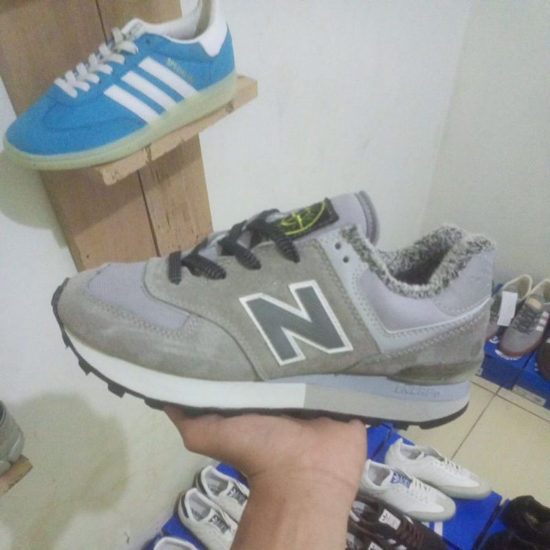 nb 575 stone grey