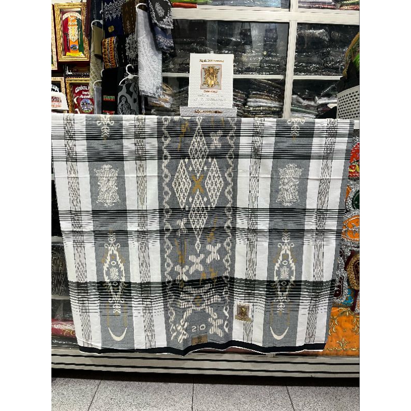 Sarung tenun motif pintu Aceh / Kain sarung tenun Atjeh Darussalam motif khas Aceh