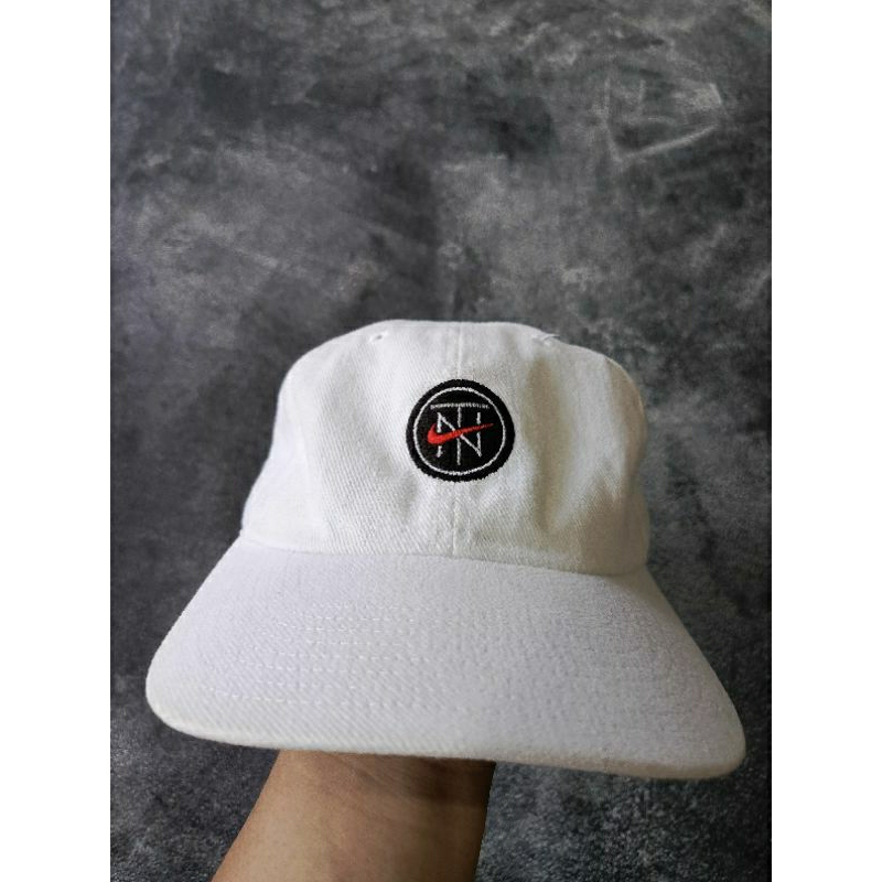 topi vintage nike town