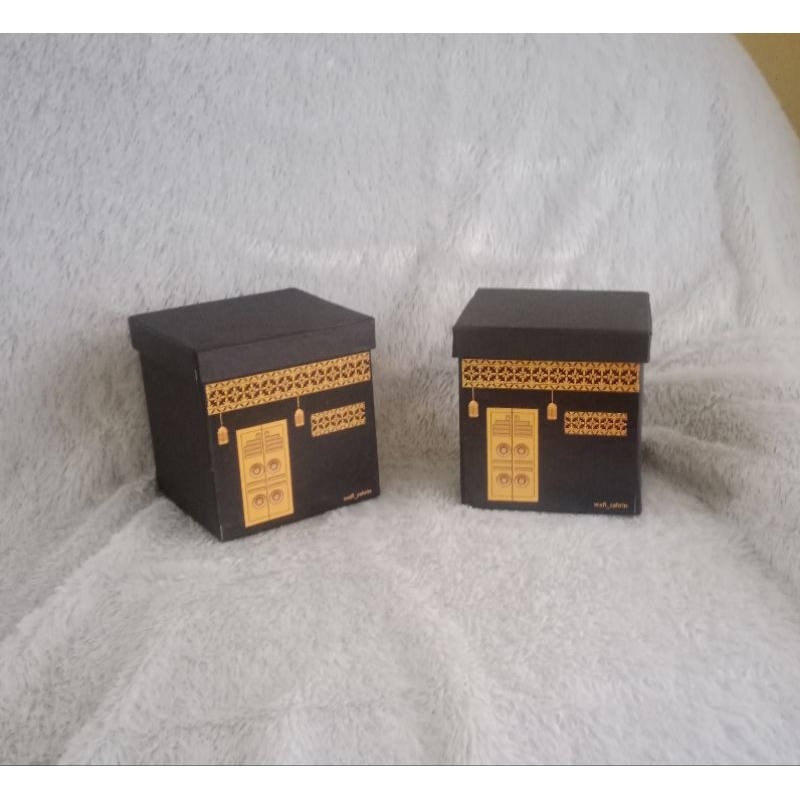 

Box souvenir umroh dan haji