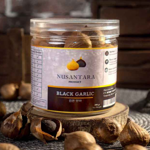 

Nusantara Premium Class Black Garlic Solo - Bawang Hitam Tunggal Nusantara 200 Gram - Original Premium Class 100%