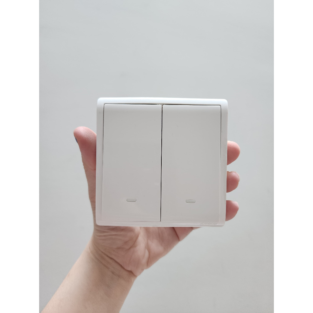 Saklar Lampu Schneider Pieno E8232L1F WE