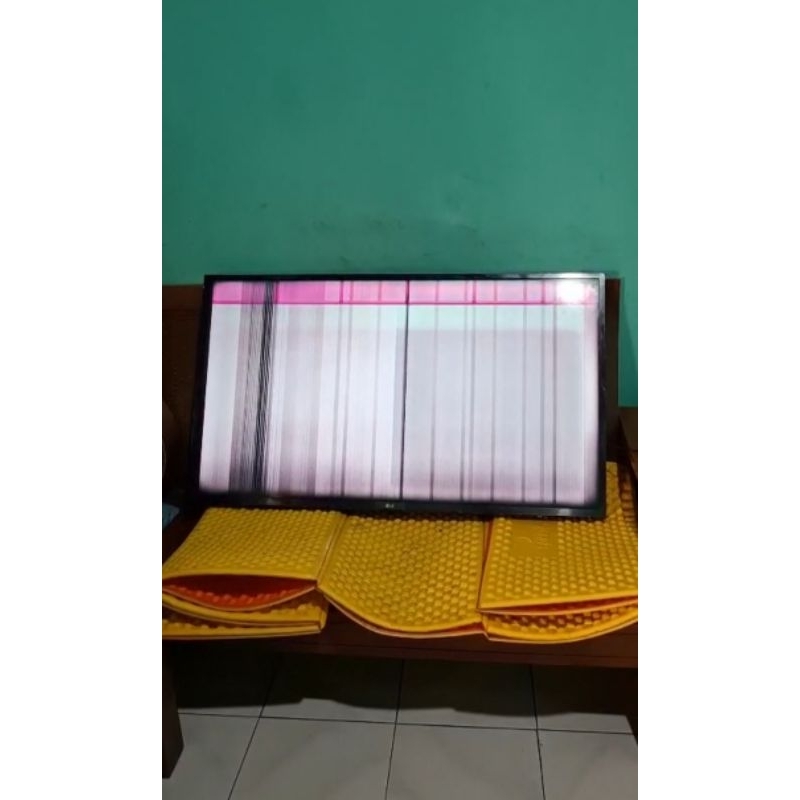 TV LG UHD 43" Bekas Minus