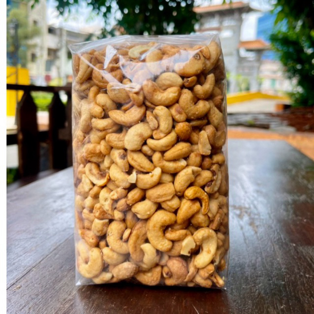 

KACANG MEDE MATANG ASIN BAWANG 1 KILO