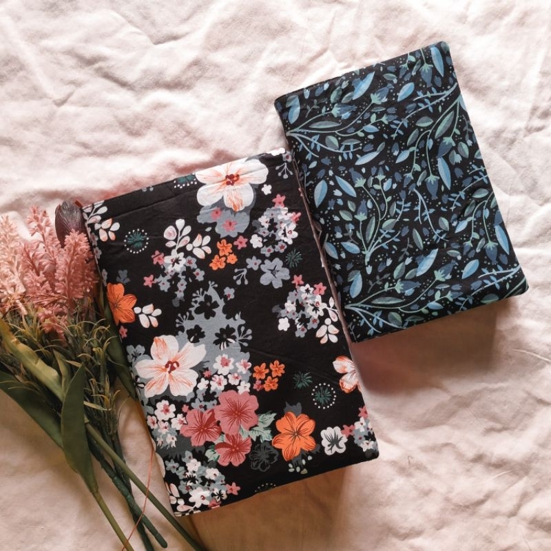 

Book Cover 02/ coversleeve katun ( model baru )