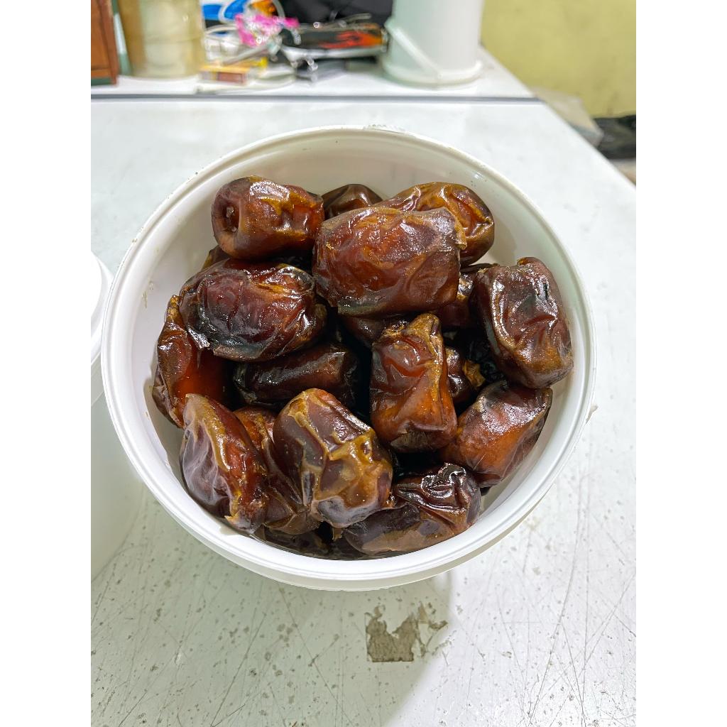 

PAKET 2 EMBER - KURMA AL QASEEM PREMIUM KURMA AL QASSIM KEMASAN EMBER