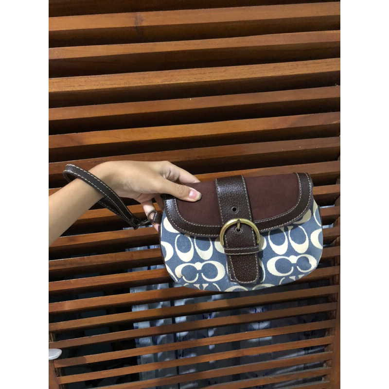 coach vintage // preloved tas coach // coach soho bag // wrislet coach