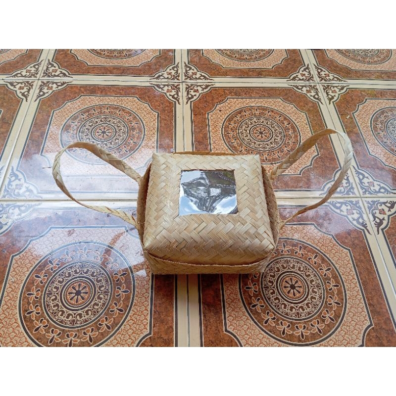 

HALODUL - SEPASANG BESEK MIKA NATURAL UKURAN 18-25CM besek makanan besek nasi besek anyaman nasi kotak empek PWR