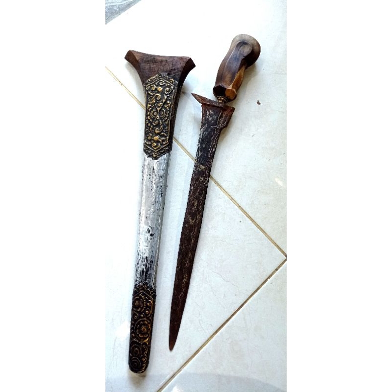 Keris Bali pamor kulit semangka panjang bilah 37cm