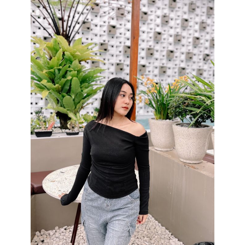 CROP KNIT SABRINA LAUREN sabrina crop baju wanita kekinian