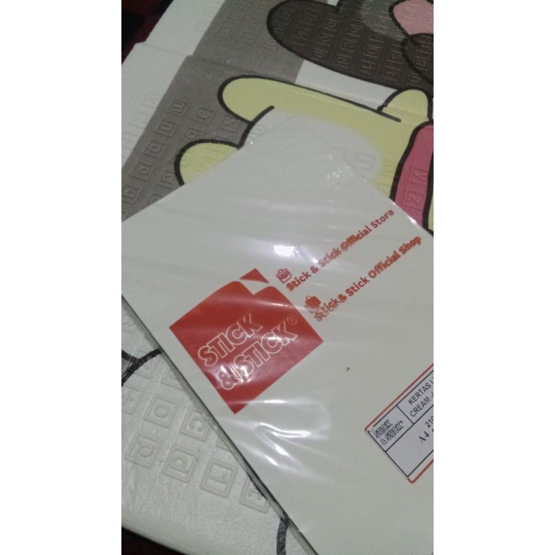 

KERTAS LINEN A4