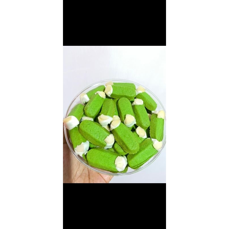 

Pandan Almond Finger