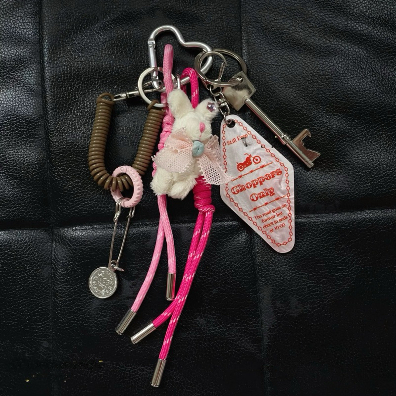 PO| Monstell Gantungan kunci tas bag charm aesthetic strap bag keychain carabiner skena boneka kelin