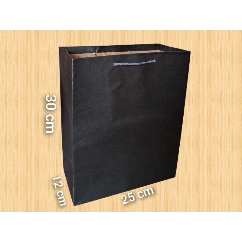 paper bag polos hitam 25x12x30 cm / paper bag polos hitam