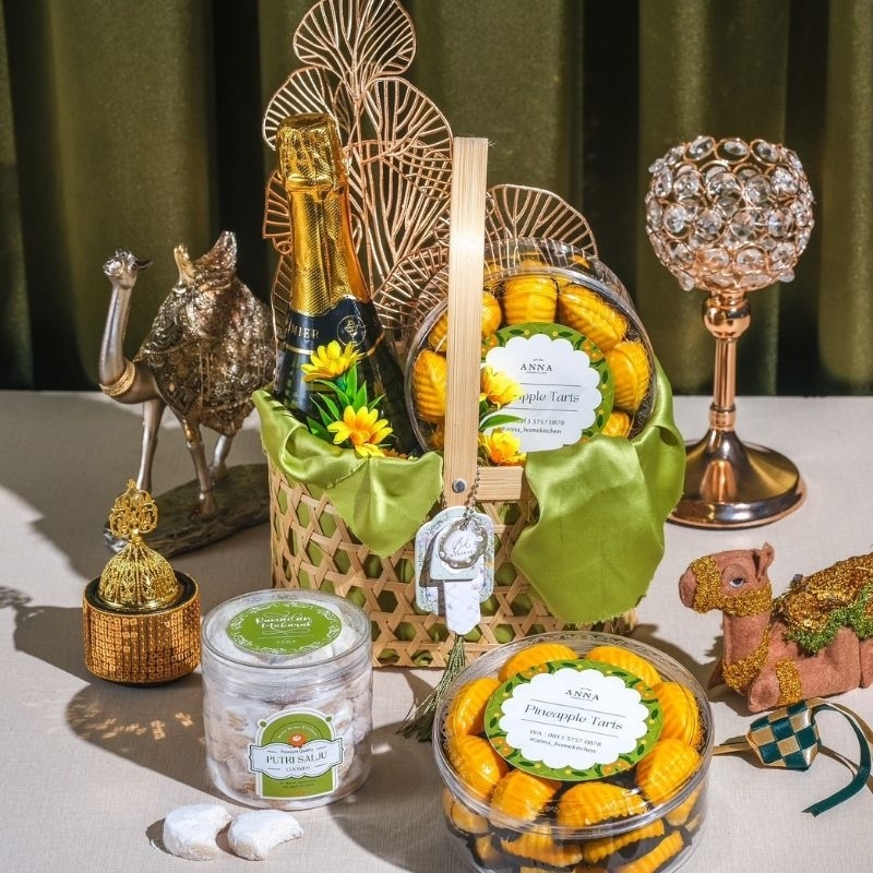 

Kareem Basket Hampers / Hampers Kue Kering Lebaran / Hampers Rotan Basket / Kue Kering Nastar Kue Kering Putri Salju / Kue Kering Homemade Edisi Ramadhan