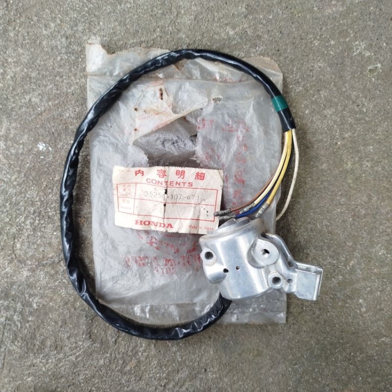 Holder Saklar Kanan Honda CB100 CB125 Original 35250-107-671