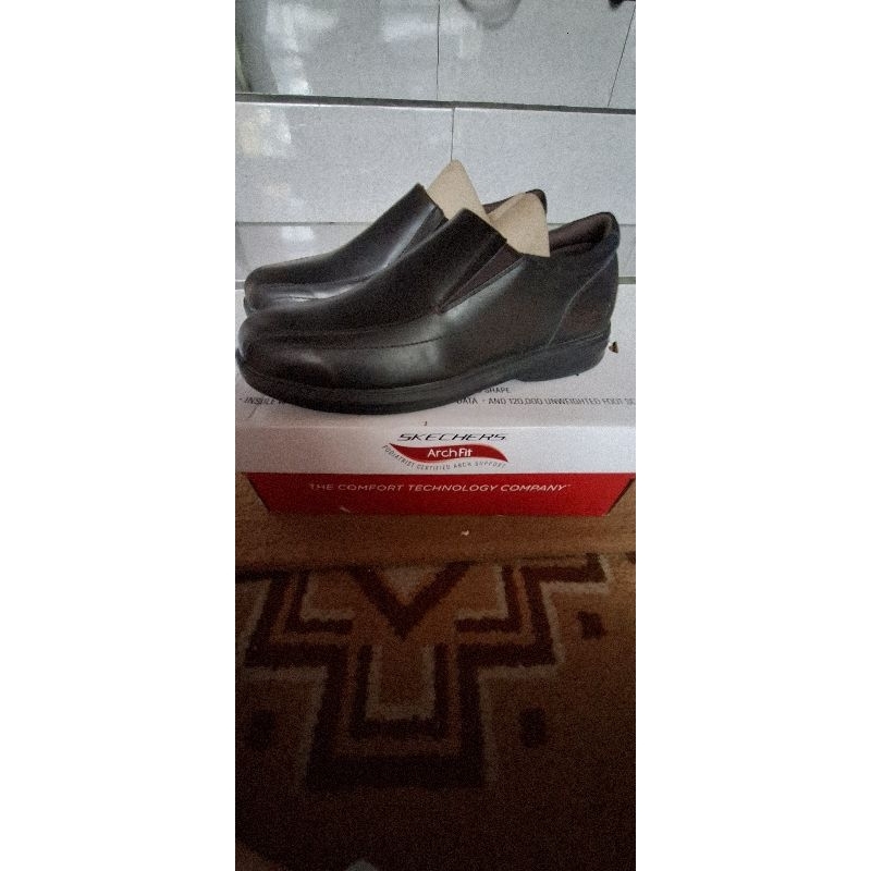 Sepatu Formal fantofel skechers