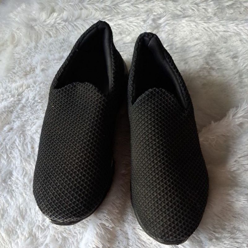 Sepatu wanita/ sepatu sekolah/ sepatu bekas/ pl sepatu wanita