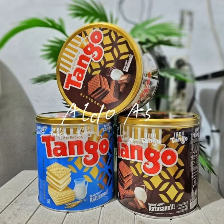 

TANGO Wafer Chocolate Renyah Kemasan Kaleng / Wafer Coklat 240 gram