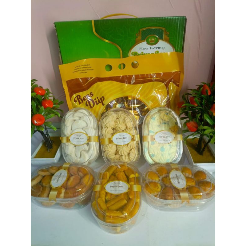 

PAKET KUE KERING PRIMA JAYA ISI 6 TOPLES.COMBO BESS DIP CHOKLAT CRISPY BALL BAG