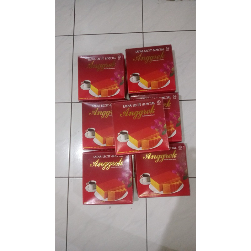 

lapis legit special anggrek ukuran 18, ready stock