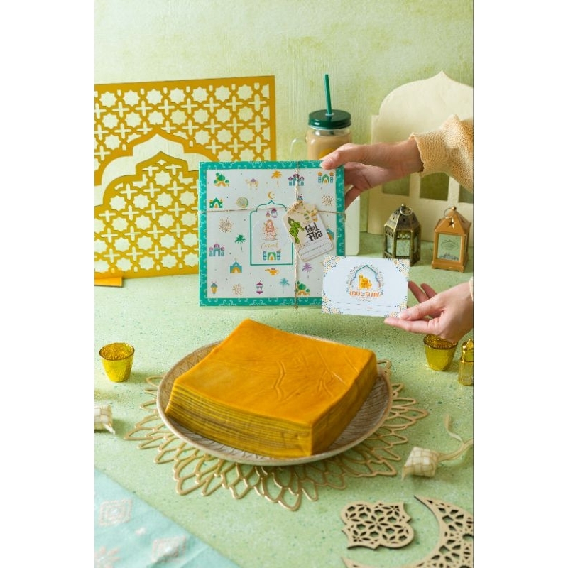 

HAMPERS RAMADHAN / LEBARAN - LAPIS LEGIT PREMIUM - 1 LOYANG - FREE PITA & UCAPAN