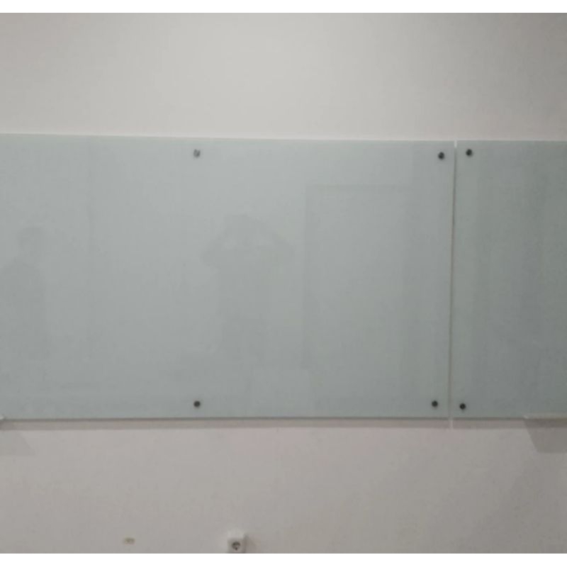 

glassboard gantung tebal 8mm. uk 120*210 ongkir + pasang