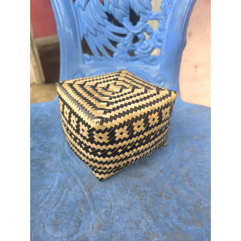 anyaman bambu / besek bambu (motif)