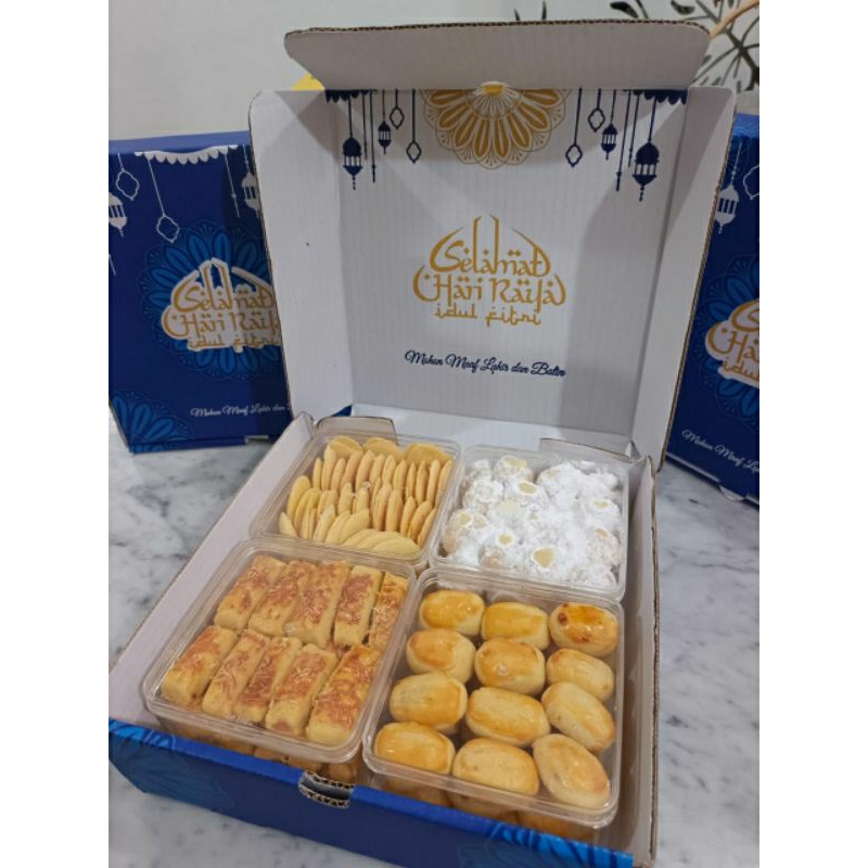 

Kue Lebaran + Dus (1 Dus Isi 4) [Mohon Baca Deskripsi]