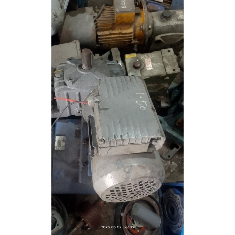 Dinamo Gear Motor Listrik Rumahan 1 Phase 1/2 Hp Rpm 1400 Gear Box Tipe Wpo Ukuran Gear Box 60, Rasi