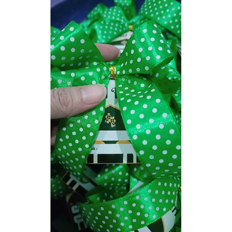 

pita jadian lebaran bintik putih