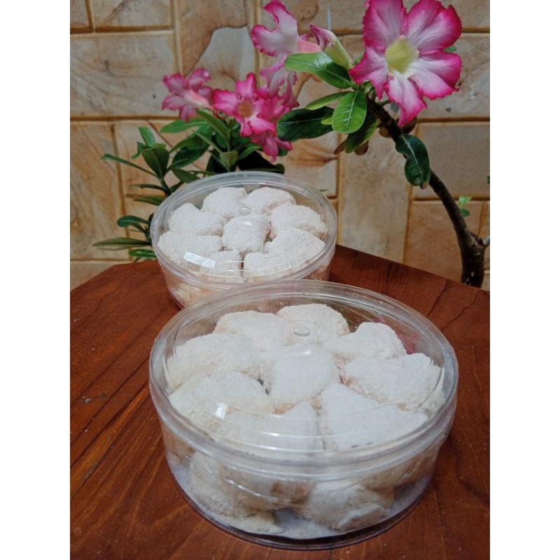 

KUE PUTRI SALJU PREMIUM LUMER LEMBUT MURAH HOMEMADE